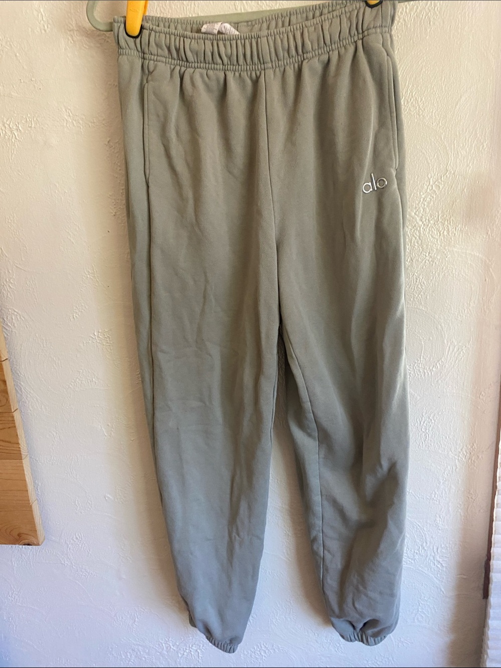 ALO Yoga Men's Sage Green Jogger Sweatpants